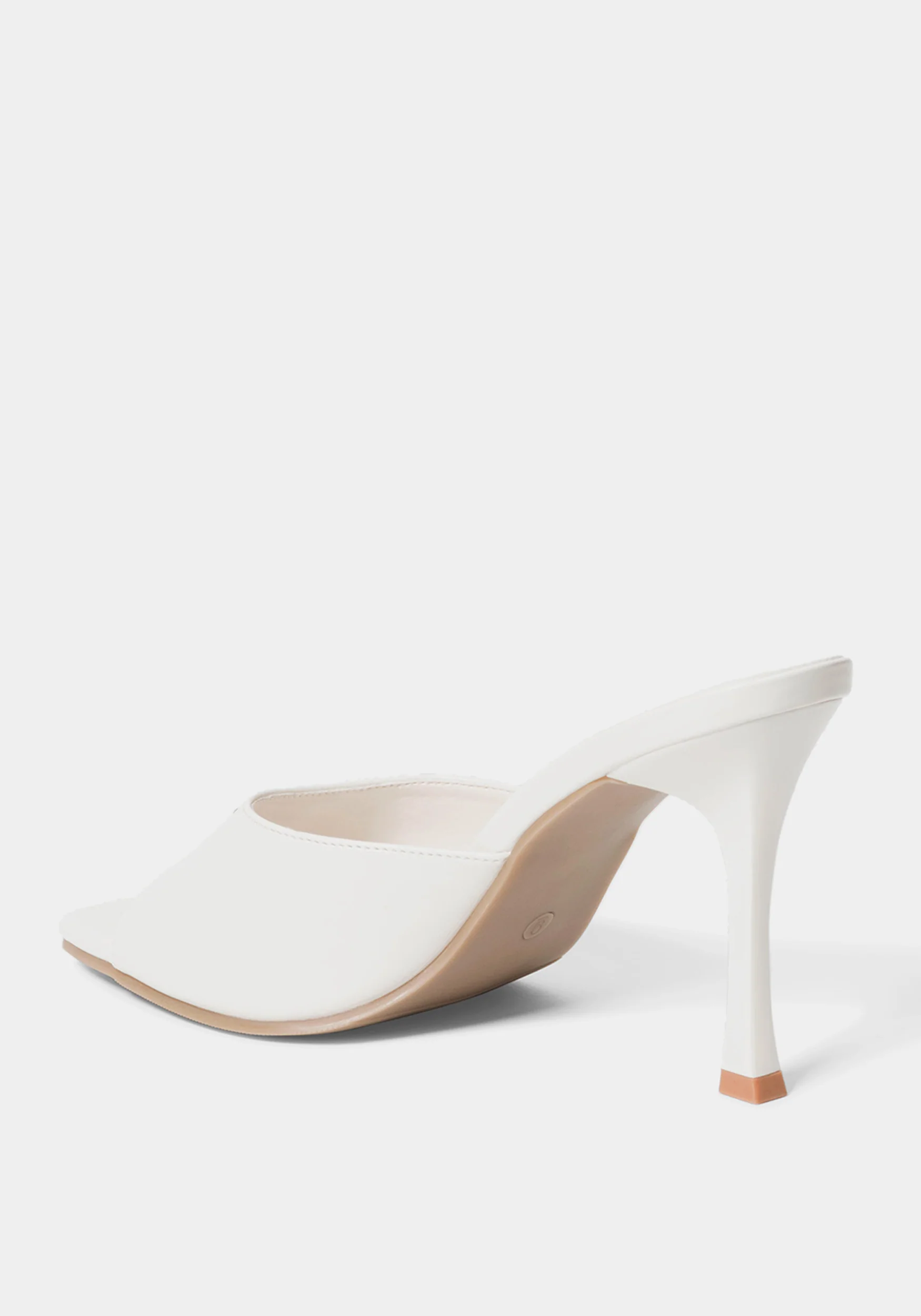 Ruthie Heel - Image 4